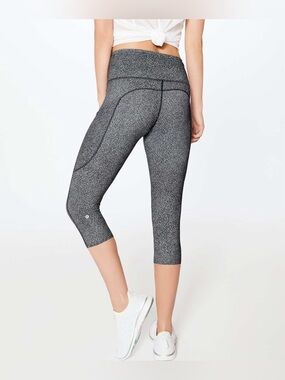 LULULEMON Fast & Free Crop II (Nulux 19") (US 6)